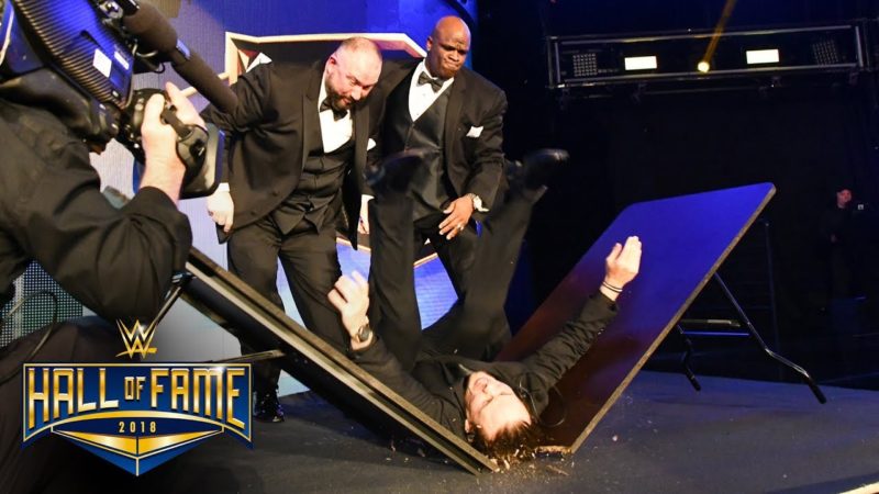 VIDEO: I Dudley Boyz non resistono e sfondano un tavolo anche durante la Hall of Fame