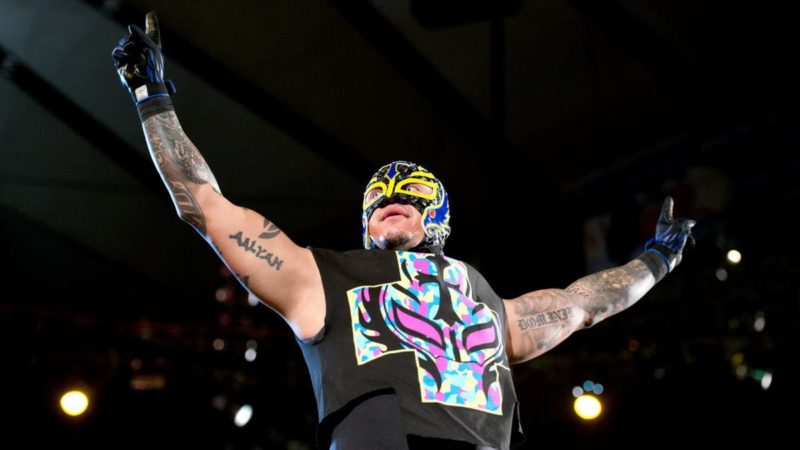 WWE: Rey Mysterio messo in quarantena