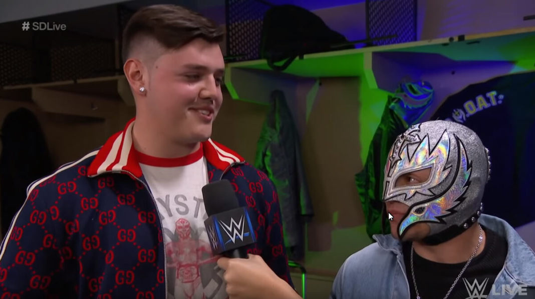 WWE: Rey Mysterio passerà la propria maschera al figlio Dominick?