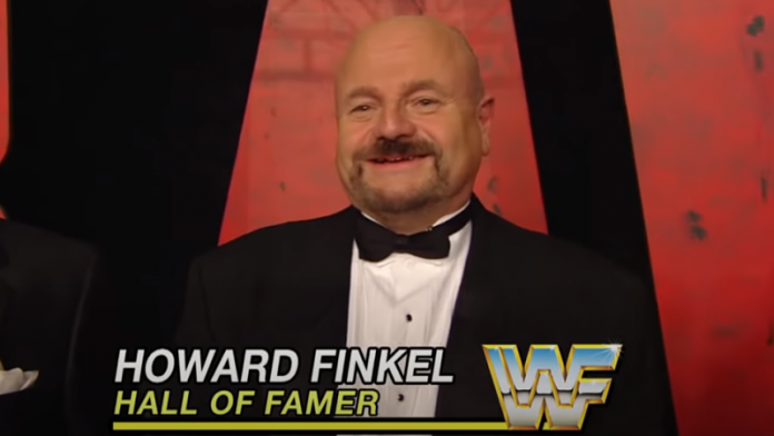 WWE: E’ morto lo storico annunciatore Howard Finkel