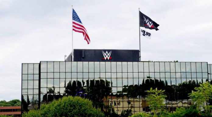 WWE: In arrivo il via libera per riportare i fan agli show