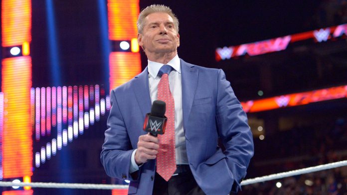 Mike Chioda: “Vince McMahon non permetteva agli arbitri WWE di avere tatuaggi visibili”