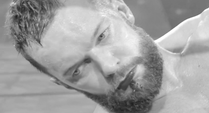 VIDEO: Brutto infortunio per Finn Balor ad una settimana da WrestleMania