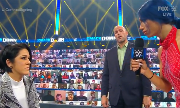 WWE: Incredibile decisione di Bayley durante il contract signing con Sasha – Spoiler