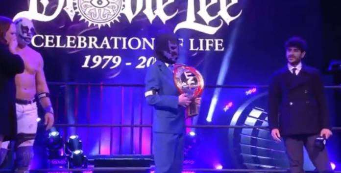 VIDEO: Liv Morgan e Brodie Lee Jr. si affrontano sul ring