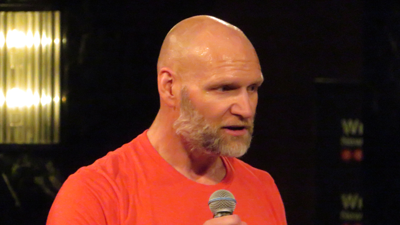 Val Venis 