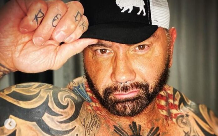 Foto: Batista mostra il suo nuovo tatuaggio su Instagram