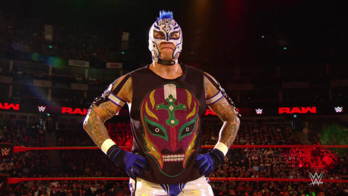 VIDEO: Rey Mysterio rende omaggio a Bray Wyatt durante il suo match a Smackdown