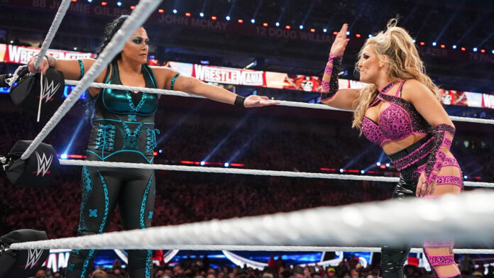 WWE: Tamina piange di gioia nel vedere il suo nome inciso sui titoli di coppia