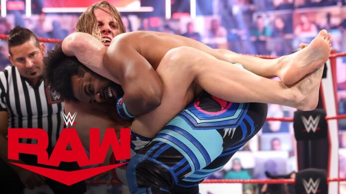 WWE: Finale sorprendente del match tra Riddle e Xavier Woods