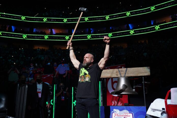 WWE: Triple H pubblica un omaggio a Lemmy Kilmister