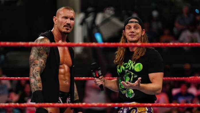 Randy Orton elogia Riddle: “Ero un rottame sul ring, senza di lui non ce l’avrei fatta”