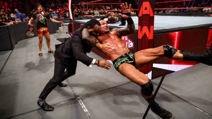 WWE: MVP fuori a tempo indeterminato dopo una RKO subita da Randy Orton