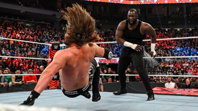WWE: C’erano già state le avvisaglie, stanotte si è giunti alla rottura tra AJ Styles e Omos