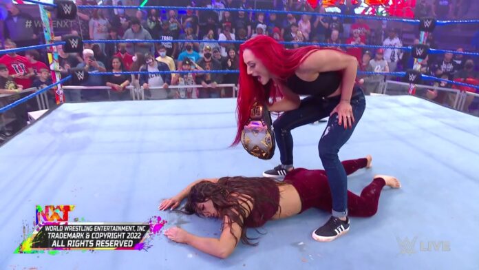WWE: Prima con le buone, poi con le cattive Kay Lee Ray ottiene un match titolato contro Mandy Rose