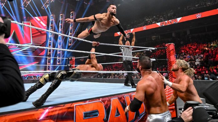 WWE: Finn Balor è tornato, match di coppia con Ciampa e poi sfida lanciata a Damian Priest