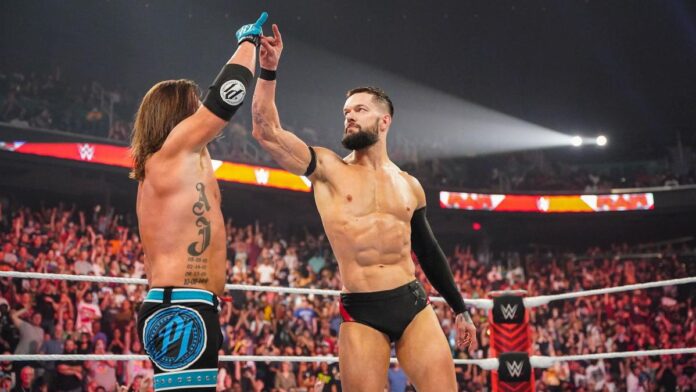 WWE: Cancellato il “Too Sweet” tra Styles e Balor dai replay di YouTube