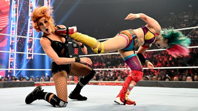 WWE: Asuka batte Becky Lynch e andrà ad Hell in a Cell per il titolo
