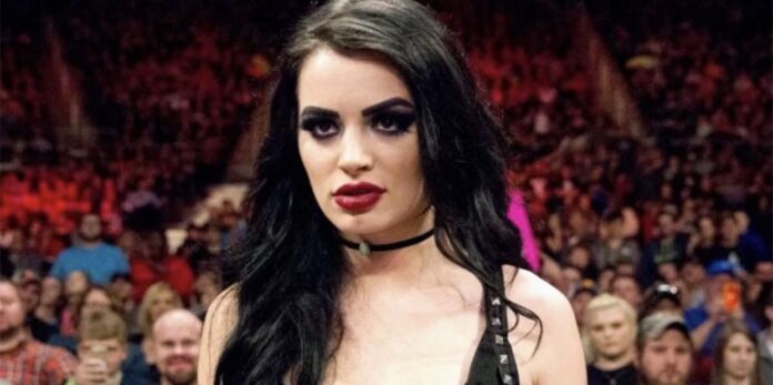 WWE: Edge ignora Paige nel promo di Raw, l’ex campionessa è contrariata e si sfoga sui social!