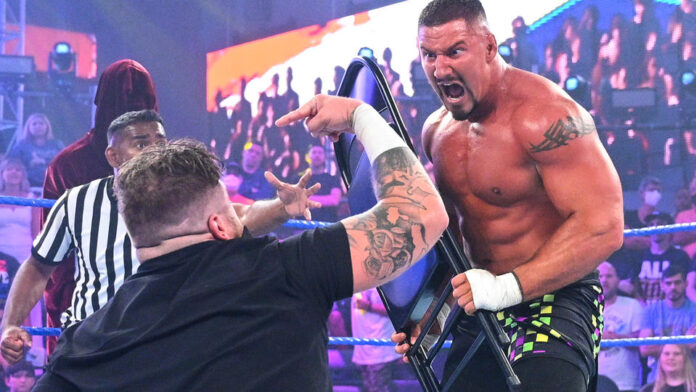 WWE: Bron Breakker doma le proprie emozioni e riesce a sconfiggere Joe Gacy