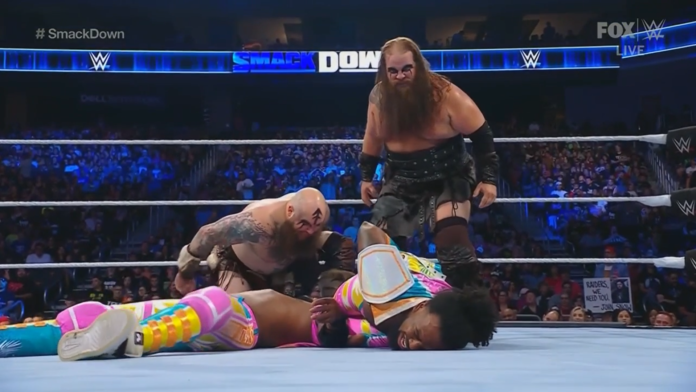 WWE: I Viking Raiders tornano a SmackDown e attaccano il New Day