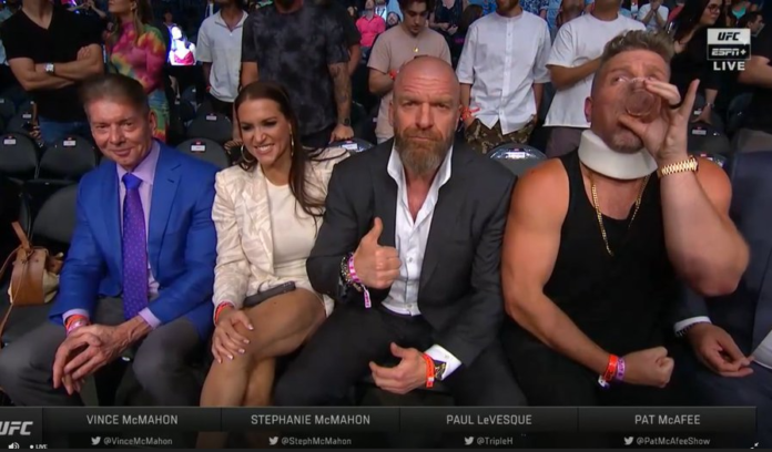 WWE: Vince McMahon e la sua famiglia (+ Pat McAfee) avvistati durante un evento UFC dopo Money In The Bank