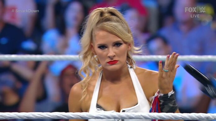 WWE: Arrivato il turn heel di Lacey Evans, scontenta per la reazione poco entusiasta dei fan