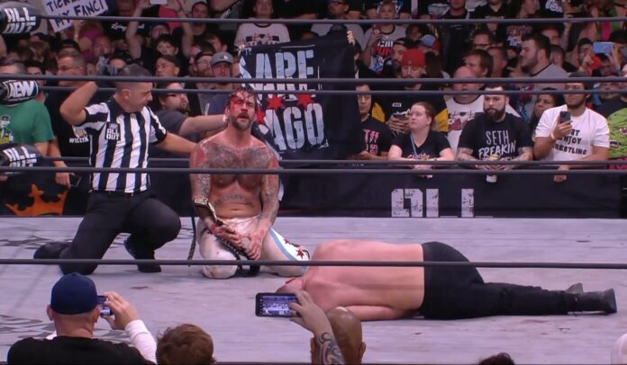 AEW: CM Punk si riprende il titolo al termine di una battaglia estenuante, a fine match un importante ritorno
