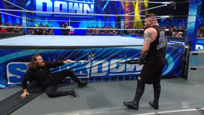 WWE: Sami Zayn infrange il divieto di Reigns per salvare Solo Sikoa, senza gli esiti sperati