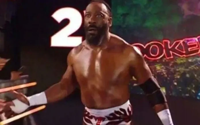 WWE: Dopo la joint-venture WWE/UFC, Booker T avrebbe chiesto un aumento stipendiale