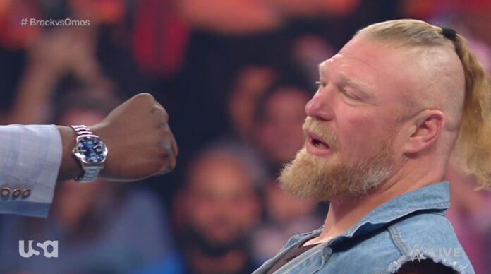 WWE: Brock Lesnar ha paura di Omos? Abbandona il ring con la coda tra le gambe