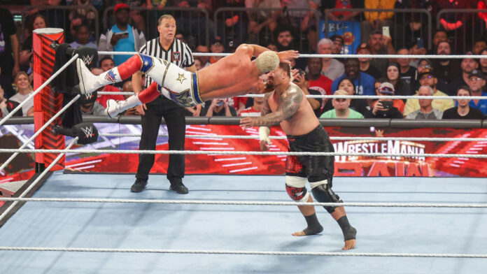WWE: Cody lancia un messaggio mettendo fine all’imbattibilità di Sikoa nel Main Roster