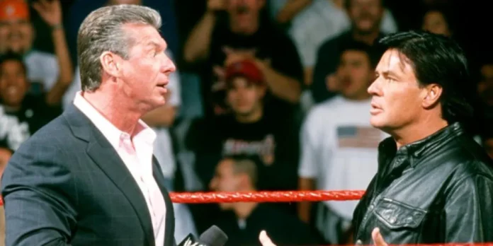 WWE: Comincia la censura nei confronti di Vince McMahon? Sparita una maglia dagli store