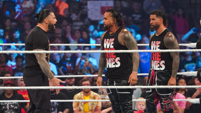 WWE: Momento di tensione tra Jimmy e Jey Uso durante un live event, in attesa che le loro strade si intreccino nuovamente