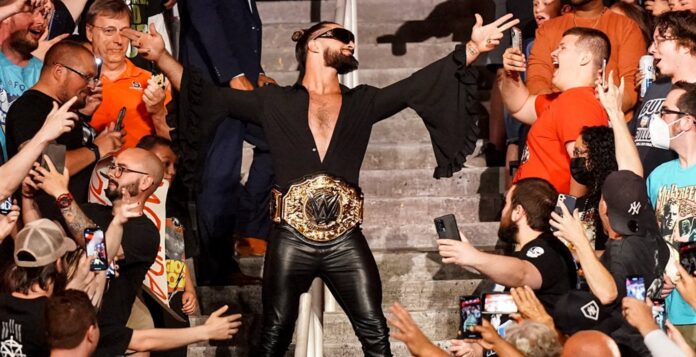 WWE: Seth Rollins ha lottato dopo la fine di SmackDown davanti al pubblico di casa in Iowa