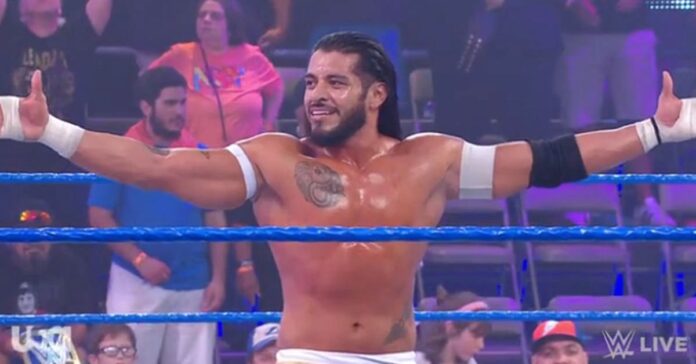WWE: Santos Escobar torna a casa, insieme alla Family fronteggia e batte i Gallus a NXT!