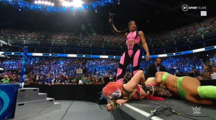 WWE: Bianca Belair passa dalle parole ai fatti interrompendo il match tra Asuka e Charlotte Flair