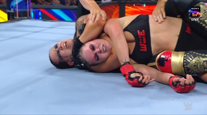 WWE: Shayna fa l’impresa! Ronda Rousey sottomessa nel match MMA