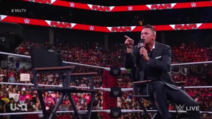 WWE: The Miz intervista e poi attacca un John Cena “invisibile” a Raw