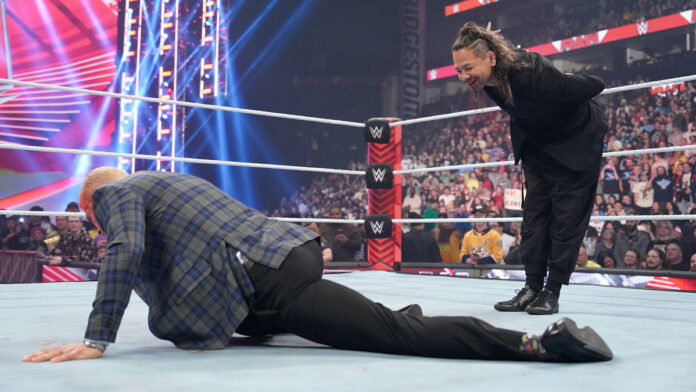 WWE: Nakamura acceca Cody Rhodes durante il loro match