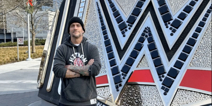 FOTO: CM Punk finisce “casualmente” a Bridgeport, sede di NXT Deadline. Possibile apparizione per lui?
