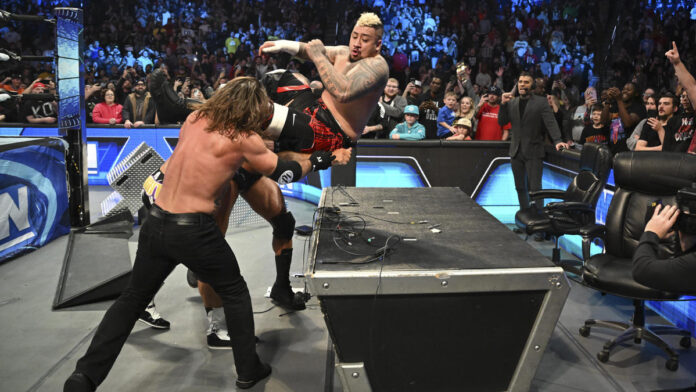 WWE: La Bloodline ha fatto terra bruciata attorno, Jimmy e Sikoa soli contro Styles, Orton e LA Knight