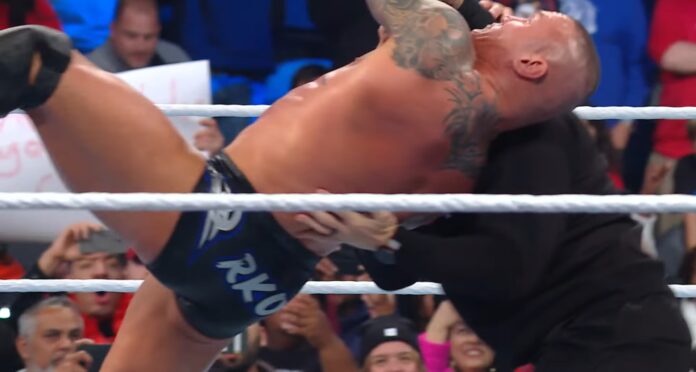 WWE: La firma dei contratti è un caos che dura tutta la puntata di SmackDown e finisce con l’RKO