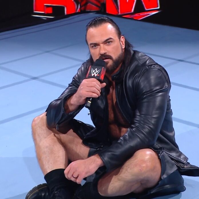 WWE: Drew McIntyre sbeffeggia ancora una volta CM Punk a RAW