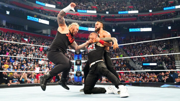 WWE: Prove da leader per Solo Sikoa, con l’aiuto di Tama Tonga fa fuori Jimmy Uso dalla Bloodline