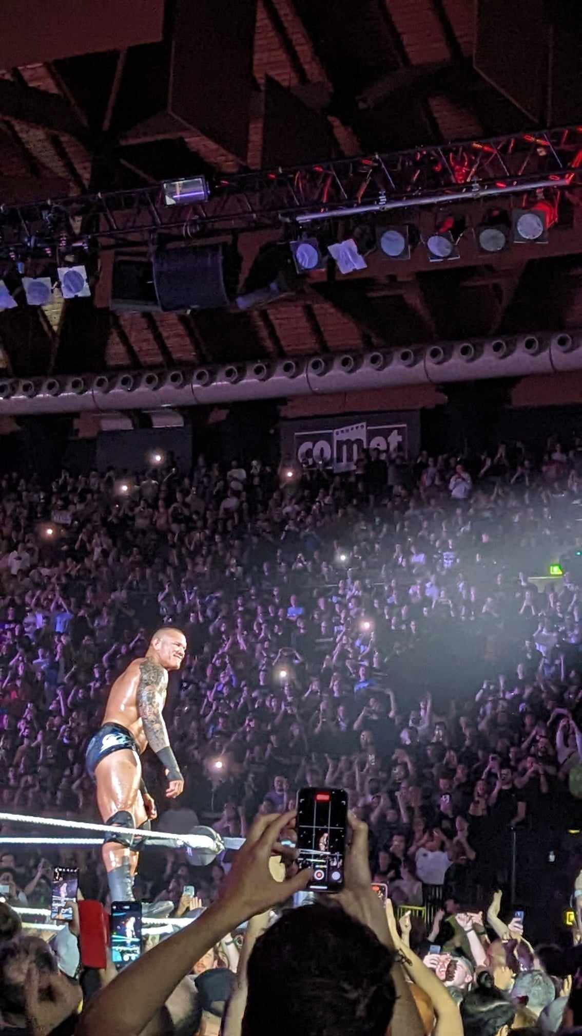 GALLERY Alcune foto e video del ritorno della WWE in Italia! Grande