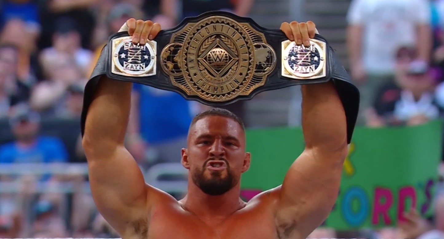 WWE: Bron Breakker asfalta Sami Zayn e diventa il nuovo campione intercontinentale