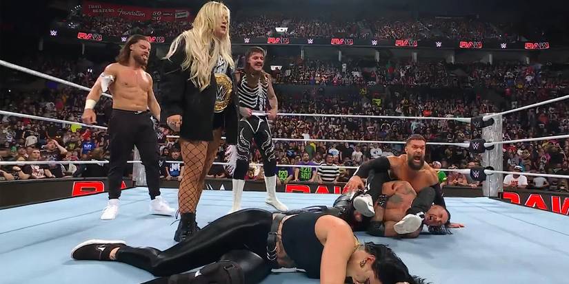 WWE: L’attacco subito da Rhea Ripley e Damian Priest dopo la fine di Monday Night Raw