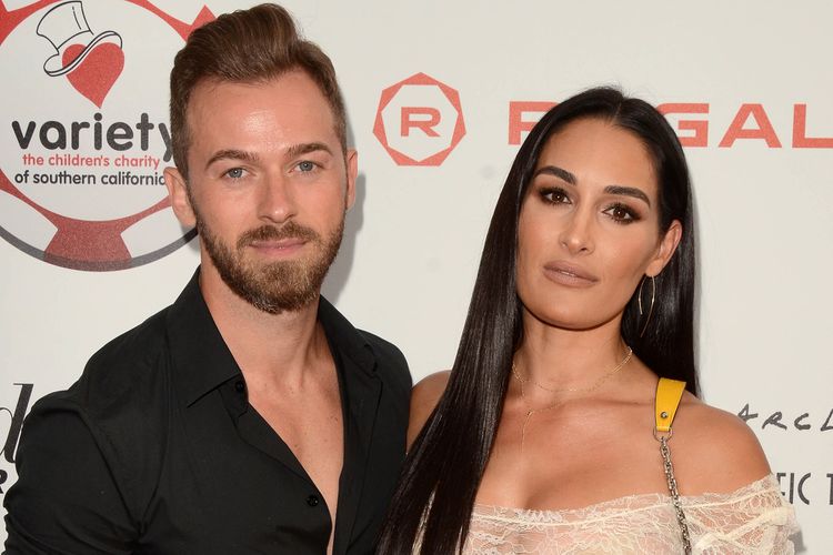 Artem Chigvintsev richiede la custodia congiunta del figlio dopo la richiesta di divorzio da Nikki Bella