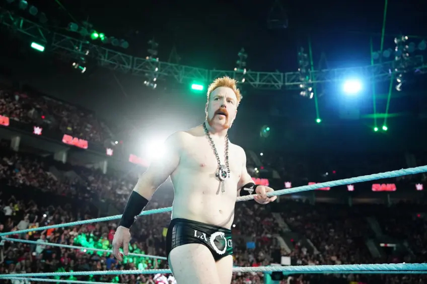 WWE: I segni di Sheamus dopo la brutale lotta contro Pete Dunne